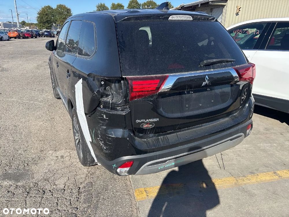 Mitsubishi Outlander - 36