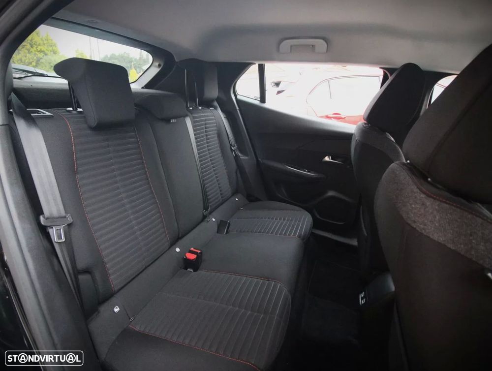 Peugeot e-2008 50 kWh Active - 23