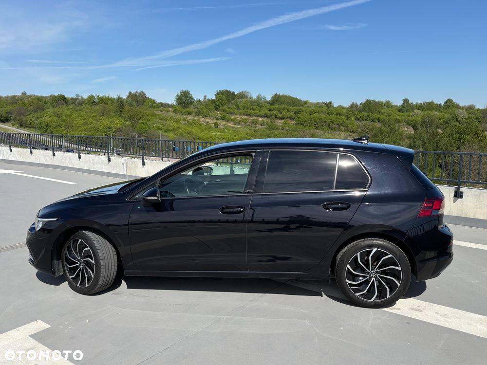 Volkswagen Golf 1.5 eTSI Active DSG - 4