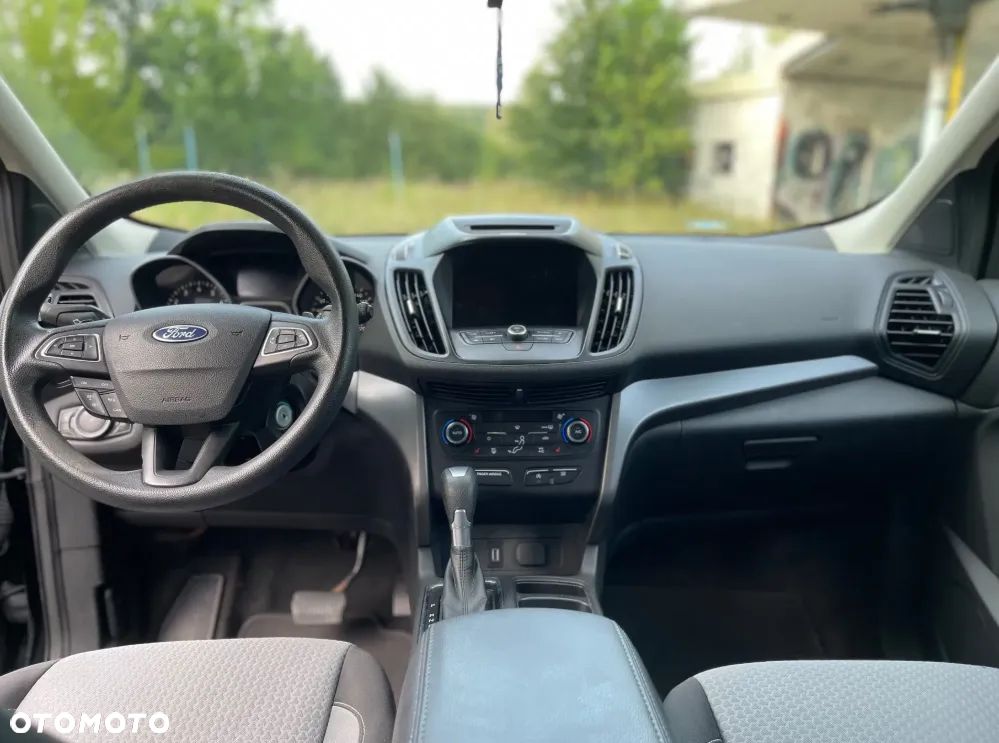 Ford Kuga - 10