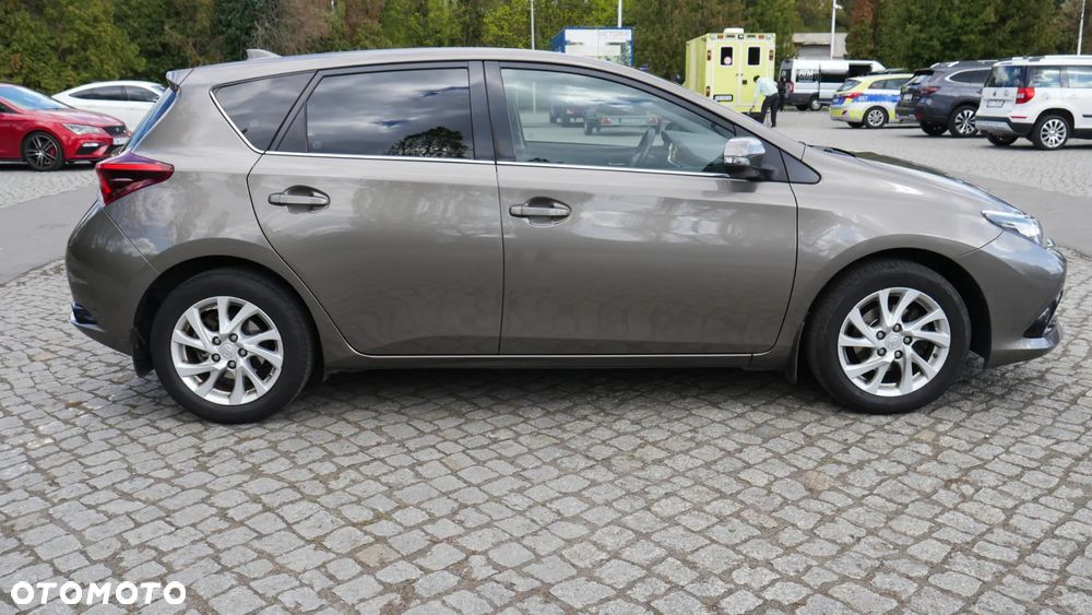 Toyota Auris 1.6 Premium - 7