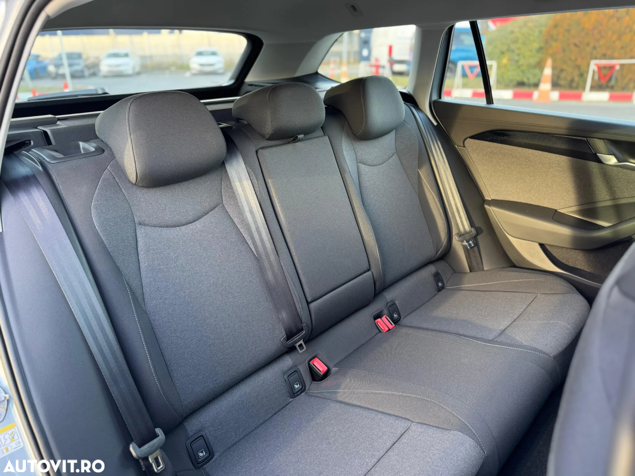 Volkswagen Passat Variant 1.5 eTSI DSG MHEV Base - 12