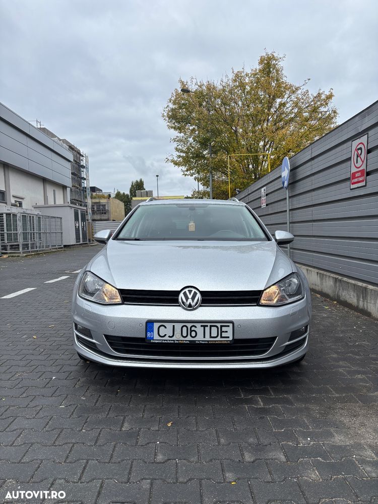 Volkswagen Golf - 1