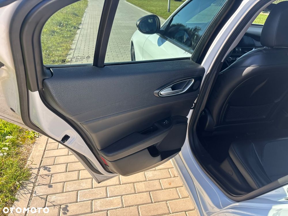 Alfa Romeo Giulia 2.2 D Turbo Super - 7