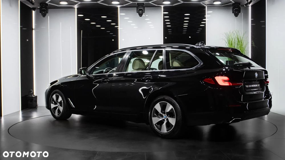 BMW 5 Series 2023 photo 4