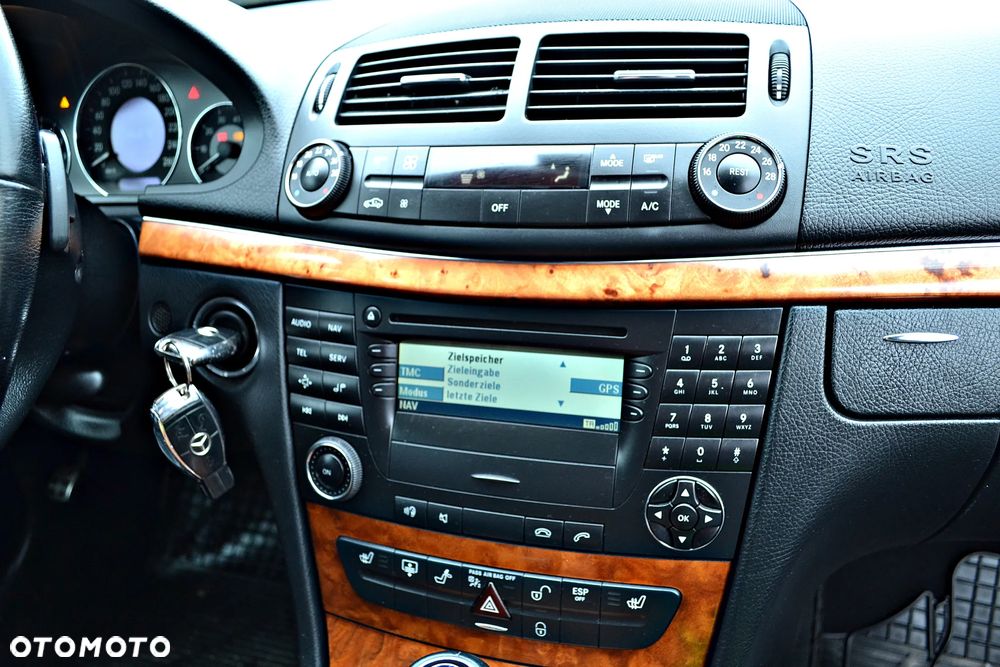 Mercedes-Benz Klasa E 200 Kompressor Automatik Elegance - 31