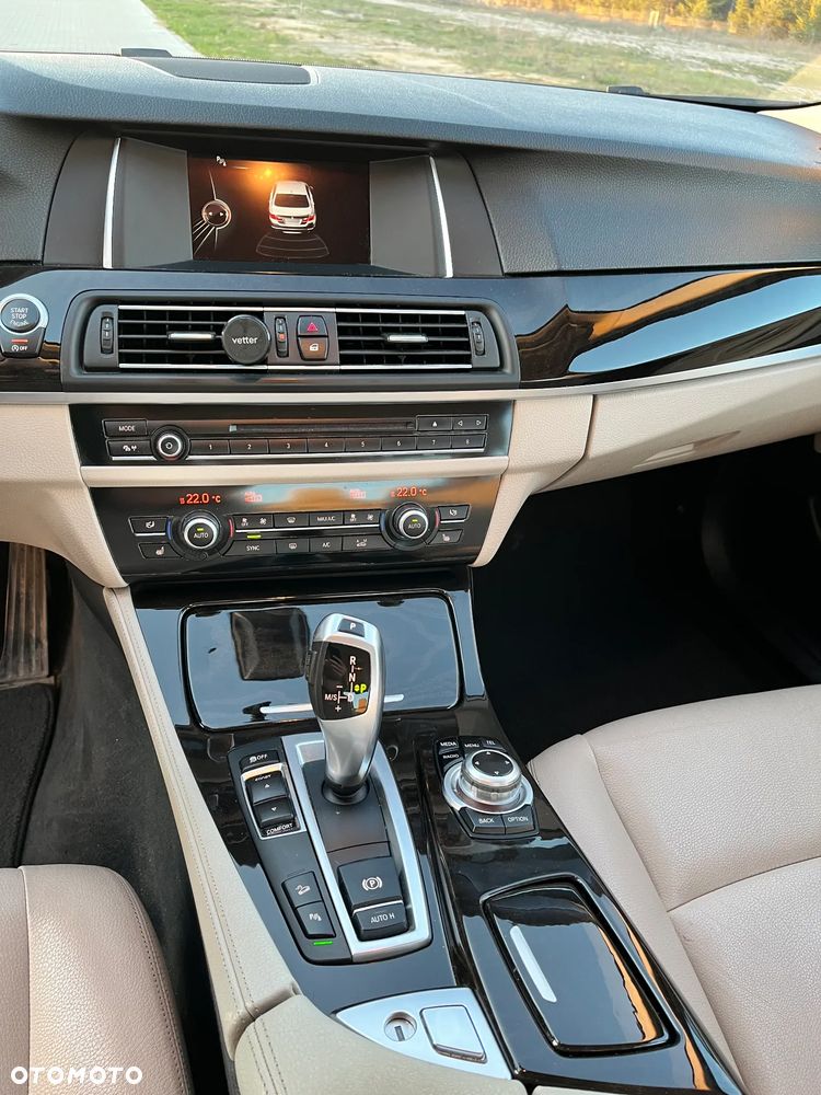 BMW Seria 5 525d xDrive Sport-Aut Luxury Line - 15