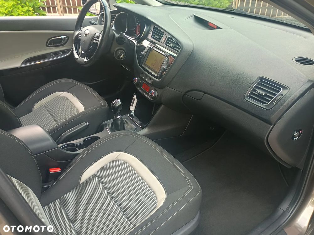 Kia Ceed - 21