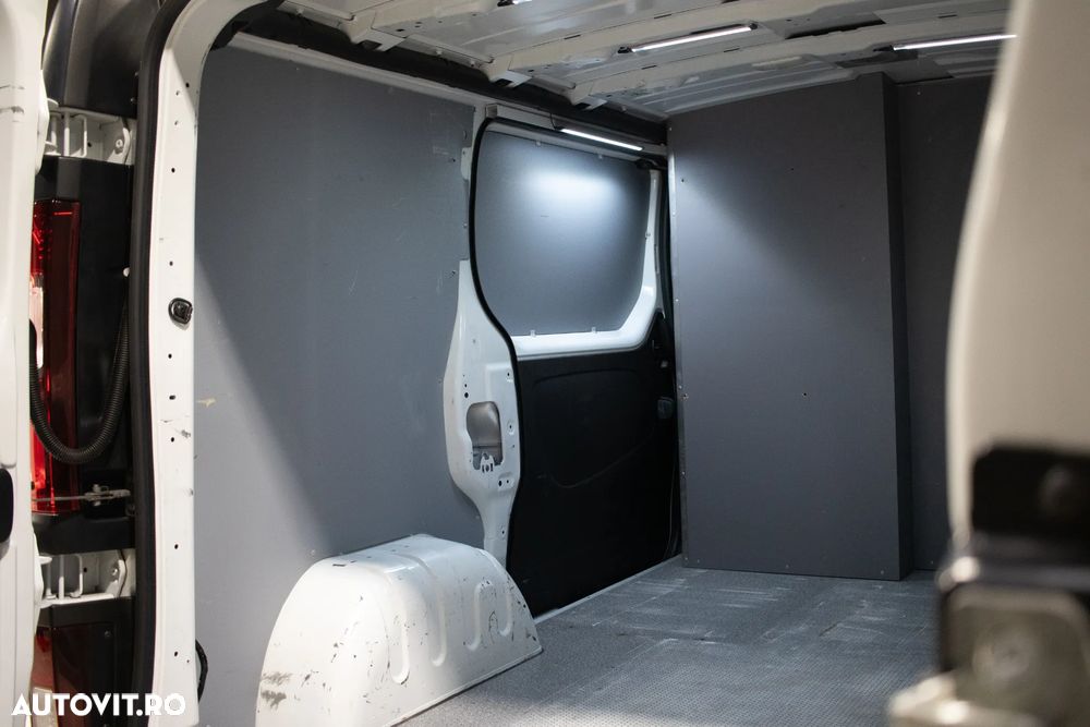Renault Trafic - 21