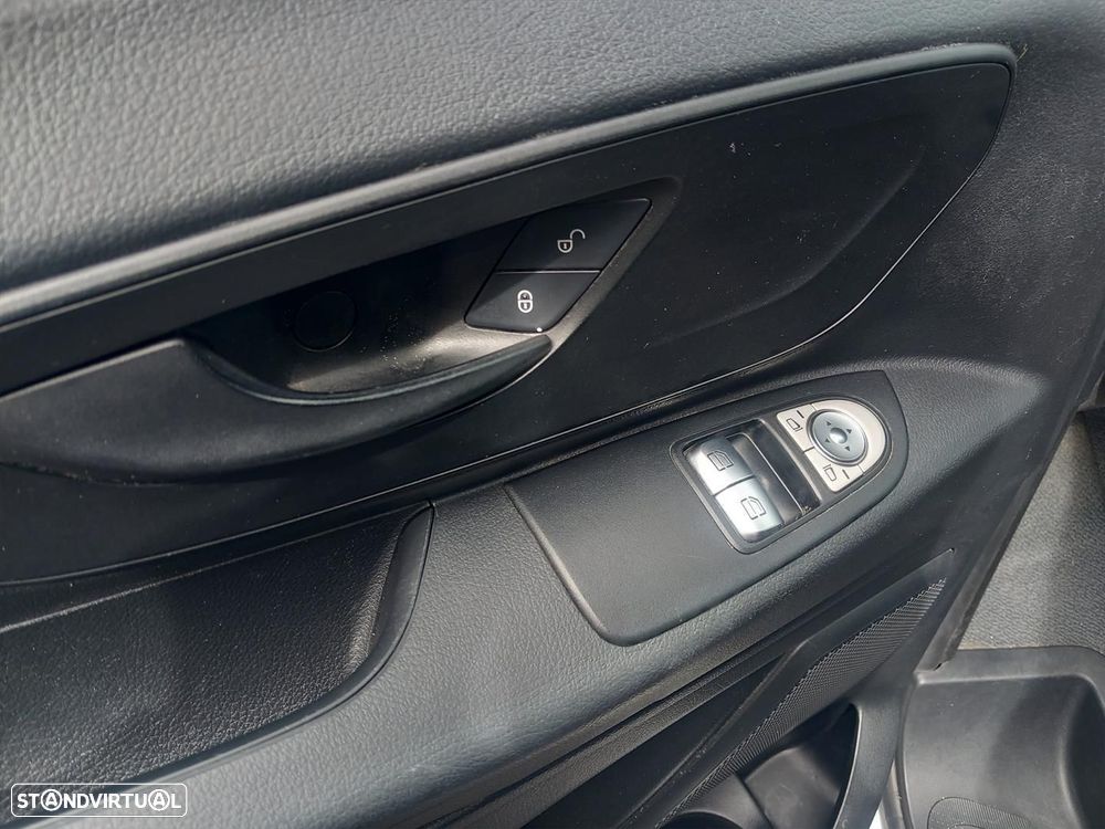 Mercedes-Benz Vito 116 CDI Furgão Standard - 8