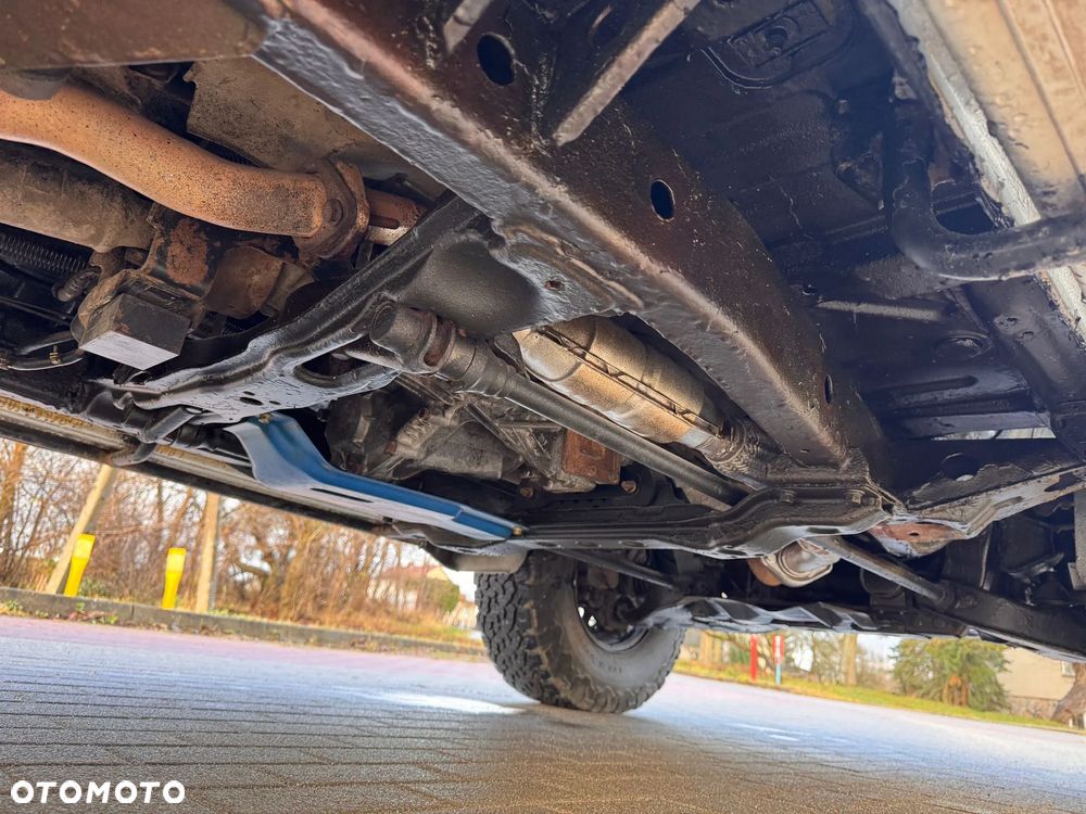 Mitsubishi Pajero - 32