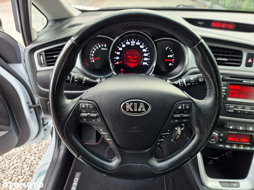 Kia Ceed 1.6 GDI Fifa World Cup Edition - 26