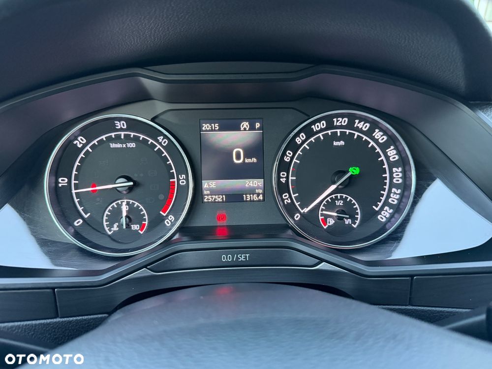 Skoda Superb 2.0 TDI DSG Sportline - 34