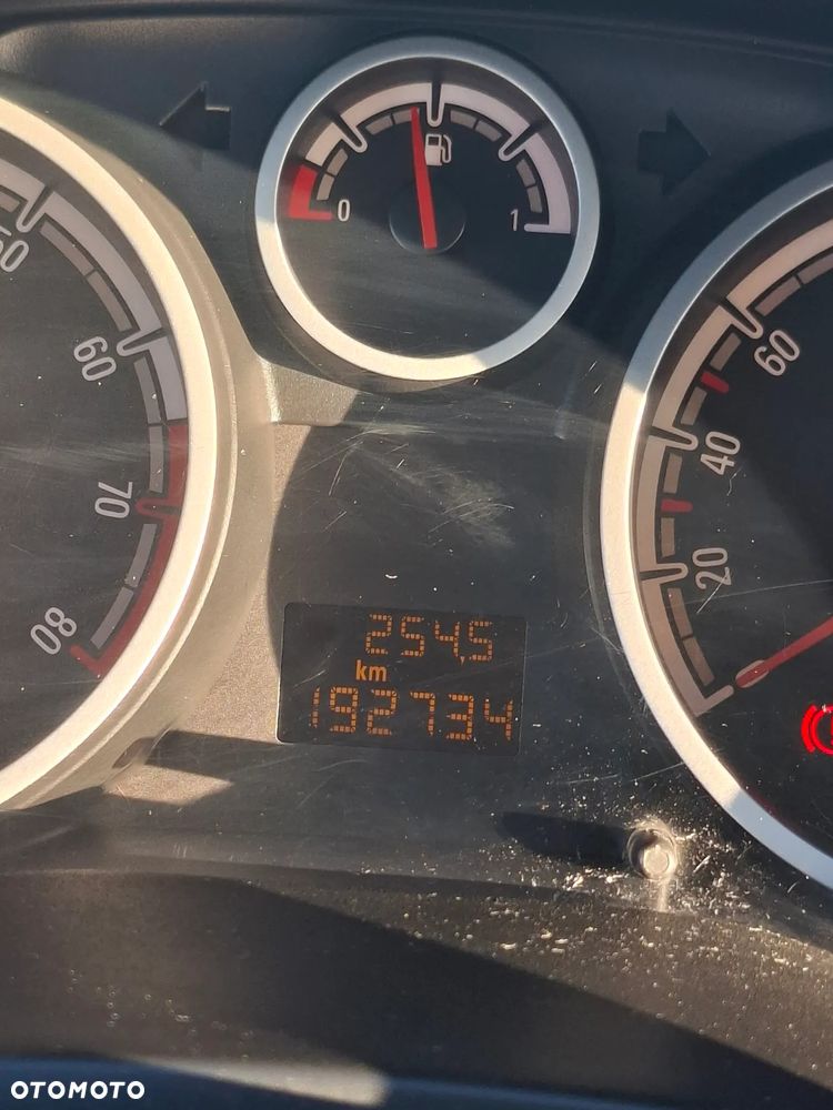 Opel Corsa 1.2 16V Enjoy - 8