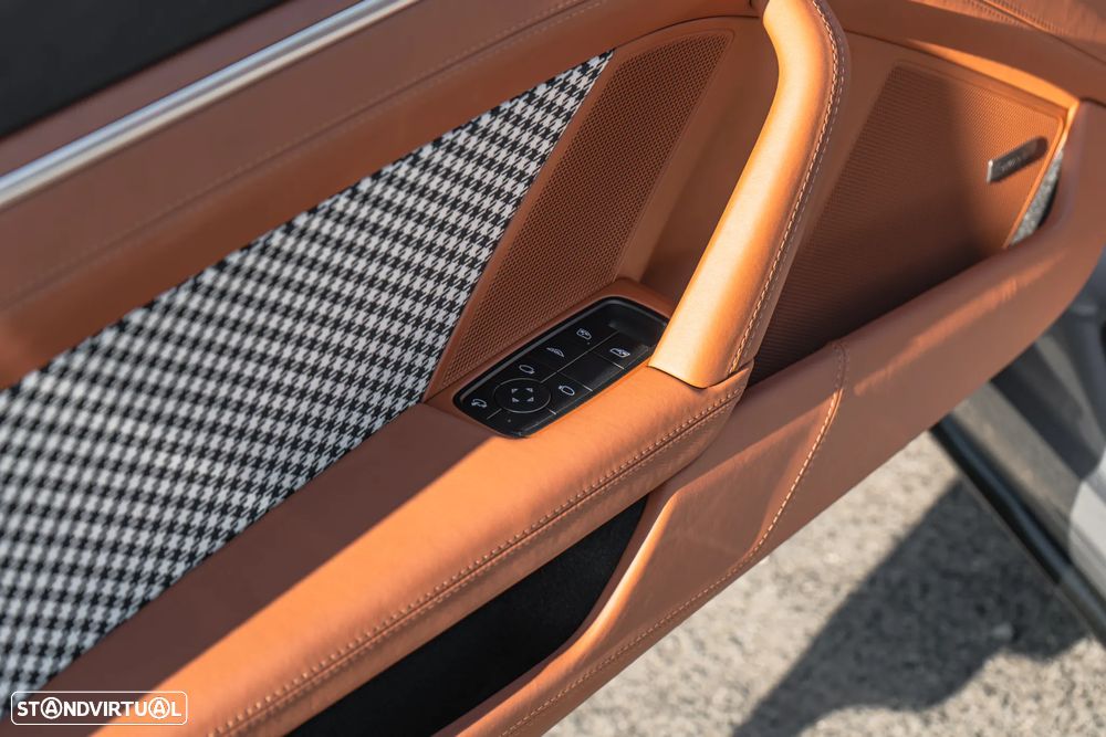 Porsche 911 (992) Turbo S Cabriolet - 17