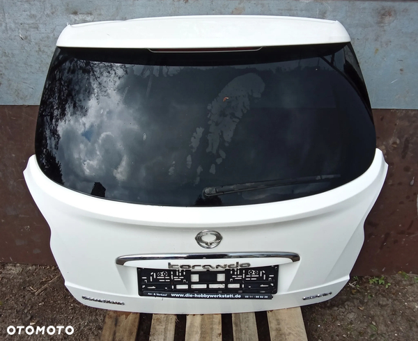Klapa bagażnika ssangyong korando III 3 10-14r biała