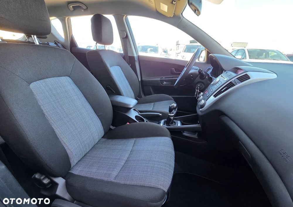 Kia Ceed 1.4 CVVT Attract - 14
