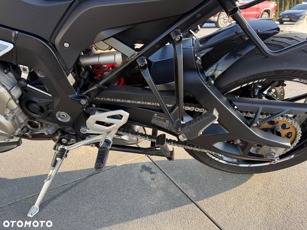 BMW XR - 18