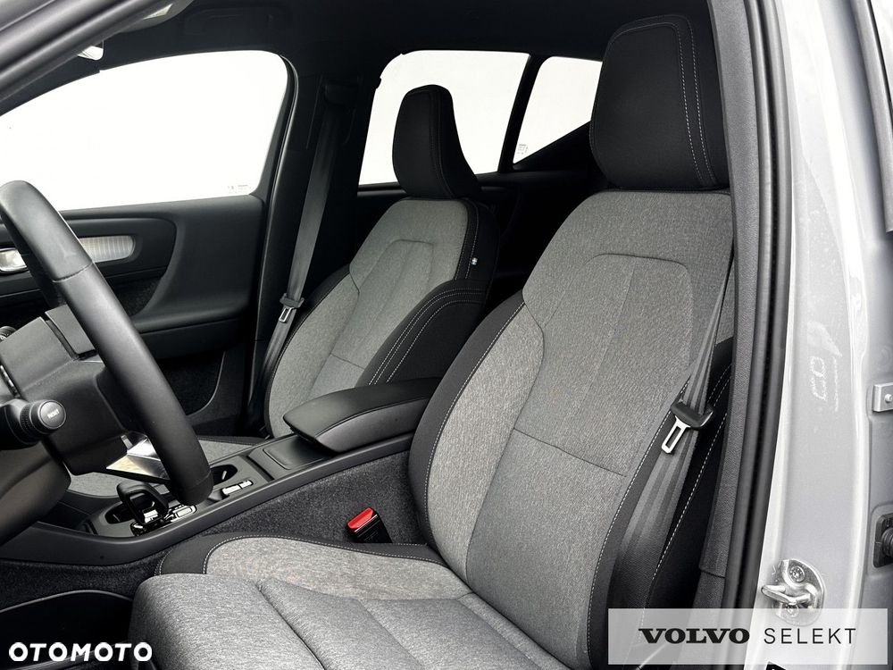 Volvo XC 40 - 25