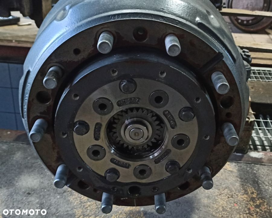 ZWOLNICA PRZÓD NAPĘD  MERCERDES ACTROS 4X4 6x6 8X6 8X8 MP2 MP3