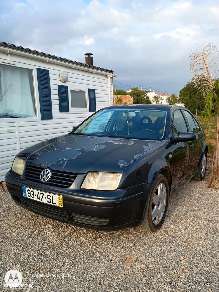 VW Bora 1.6 Highline - 1