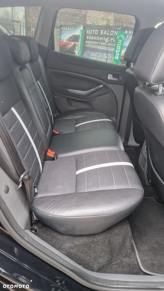 Ford Kuga 2.0 TDCi 2x4 Titanium - 29