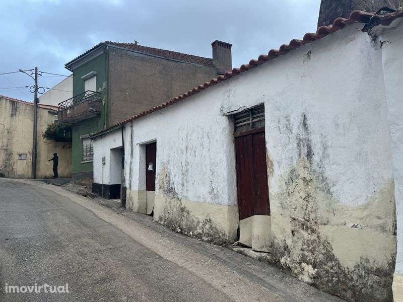 Vendo Moradia Espinheiro - Grande imagem: 2/2