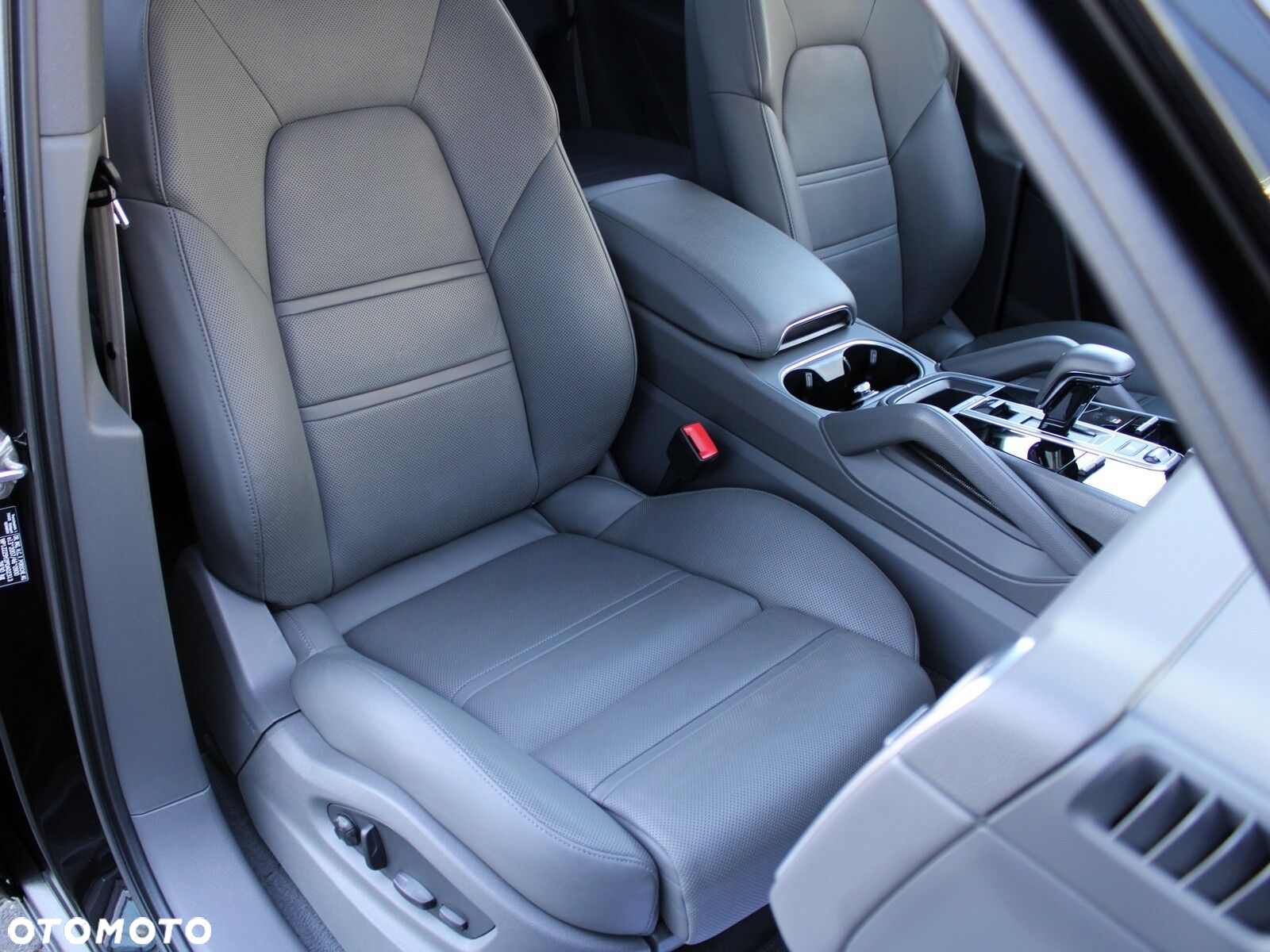 Porsche Cayenne Platinum Edition - 19