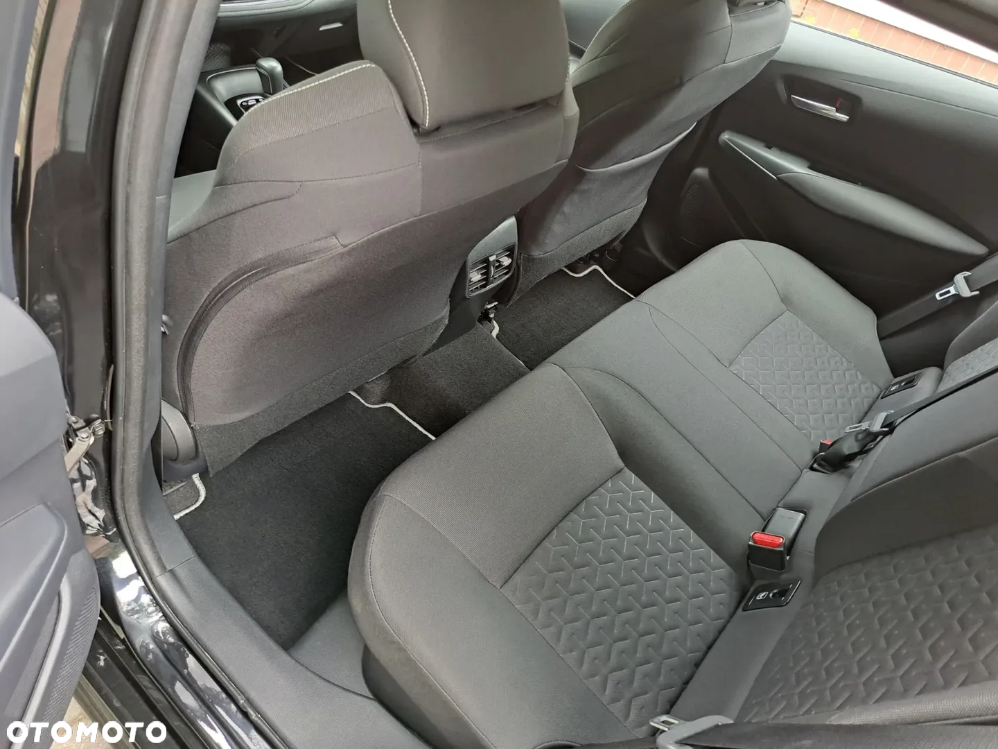 Toyota Corolla 1.8 Hybrid Comfort - 8