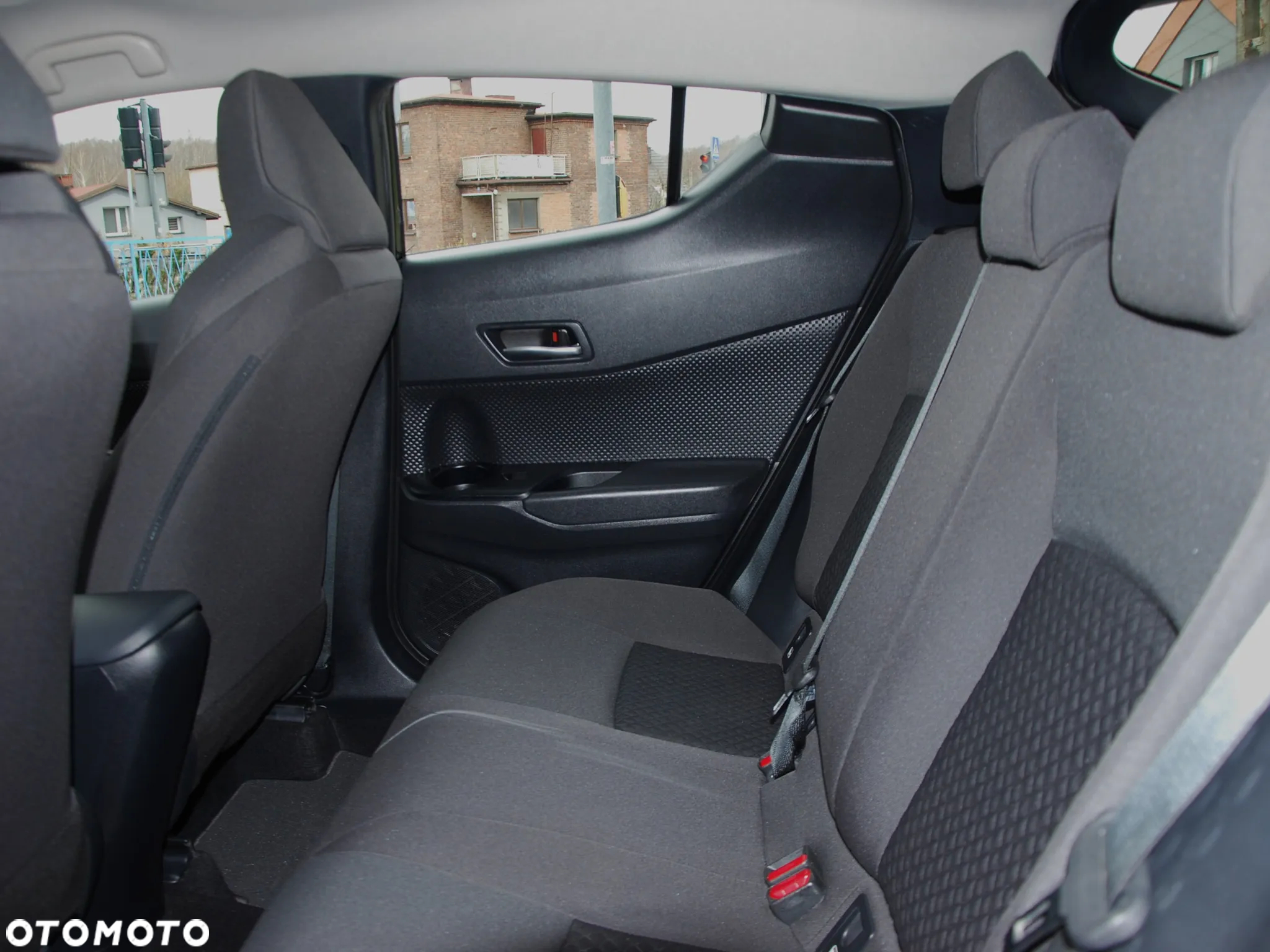 Toyota C-HR 1.8 Hybrid Comfort - 34