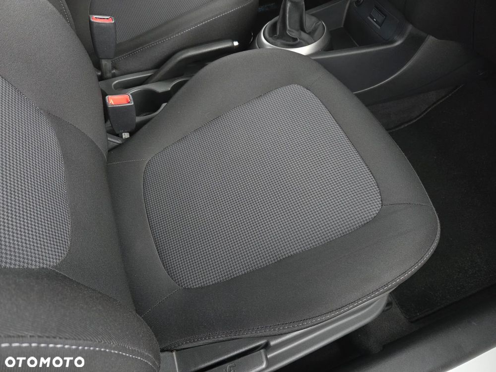 Hyundai i20 1.2 Fifa World Cup Edition - 12