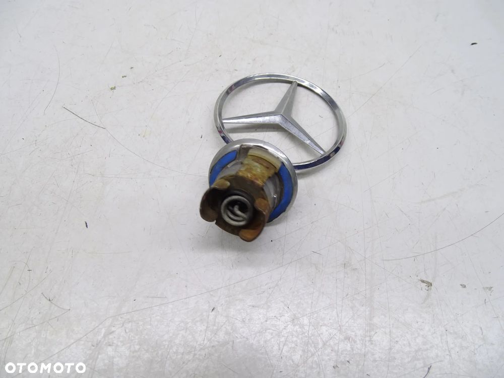 Mercedes W204 W212 Celownik Emblemat Znaczek Gwiazda - 2