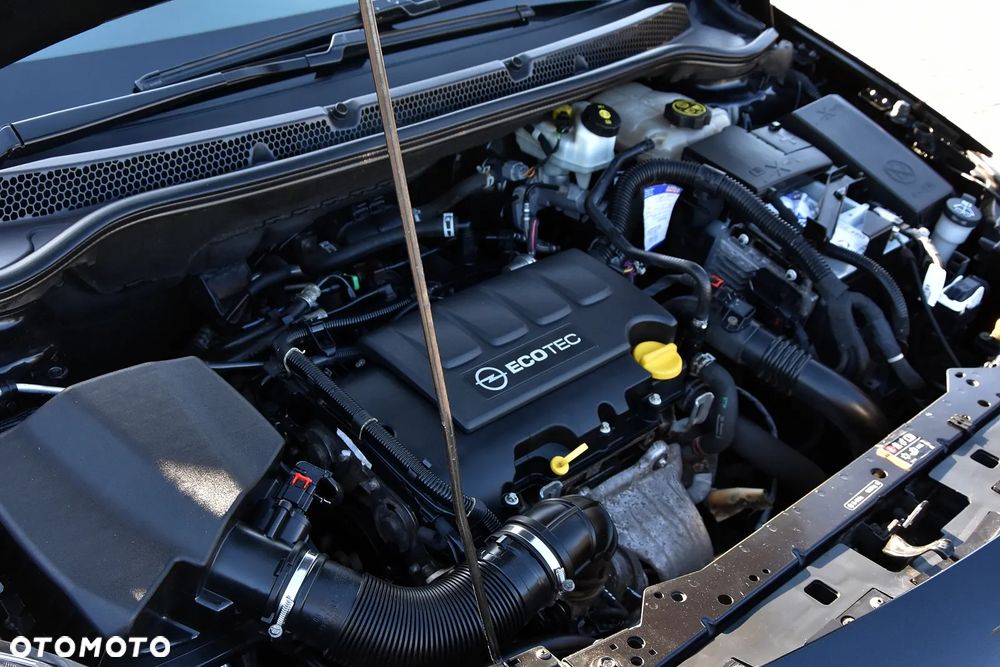 Opel Astra 1.4 T Cosmo EU6 - 40