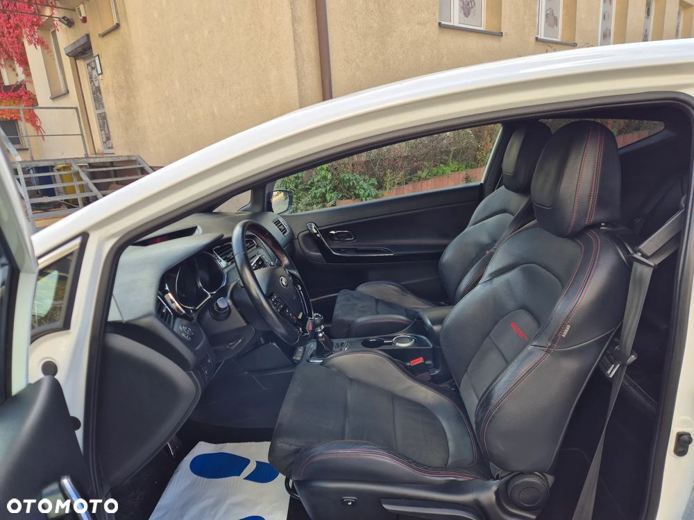 Kia Ceed 1.6 T-GDI GT - 11