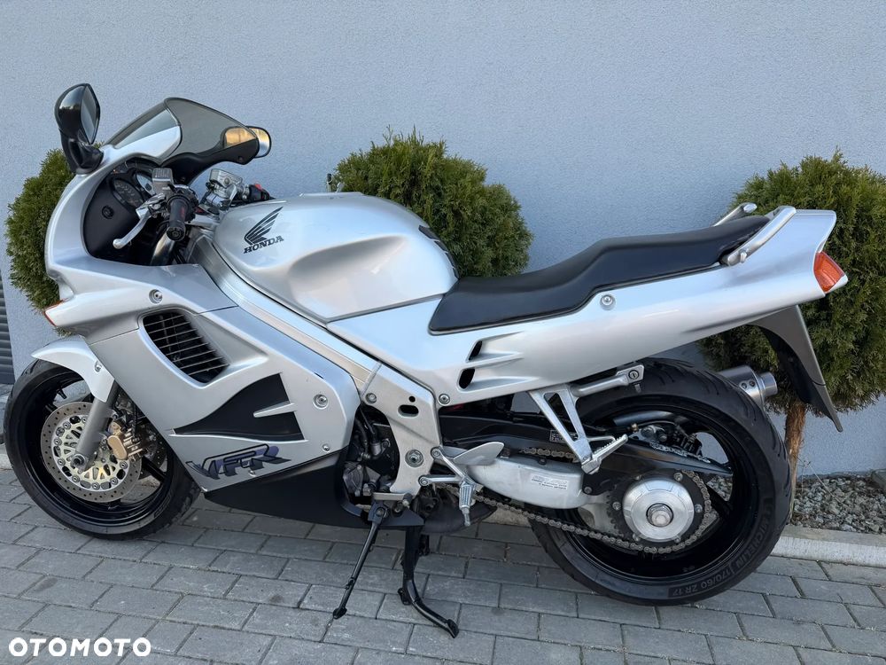 Honda VFR - 7