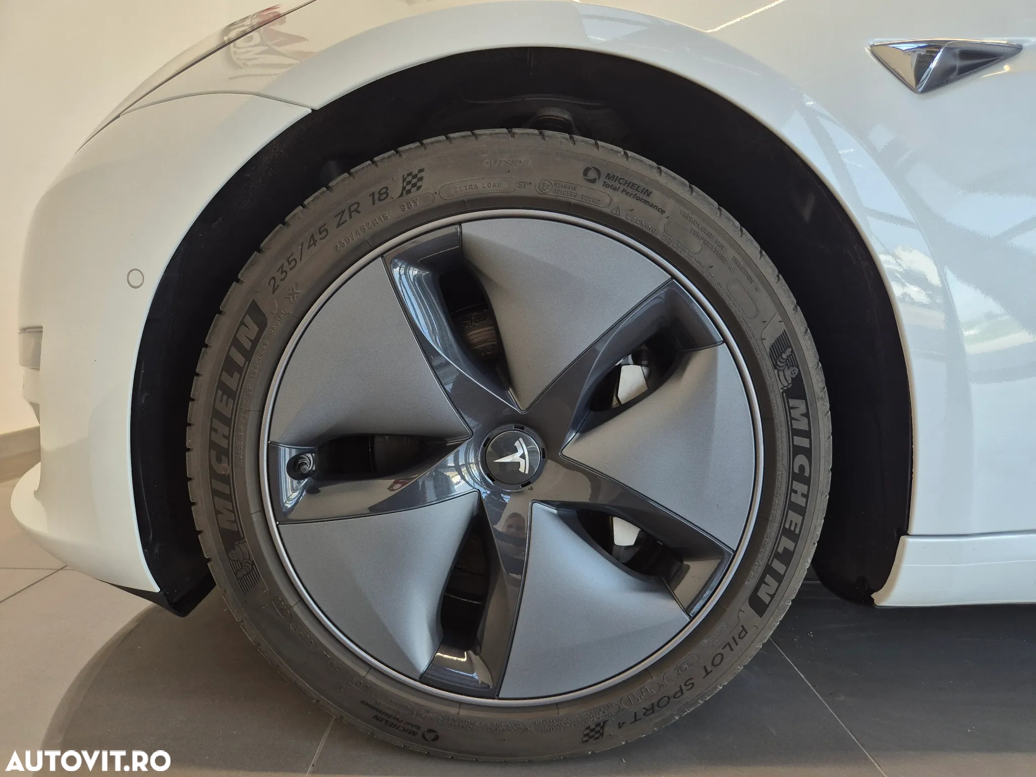 Tesla Model 3 Langstreckenbatterie Allradantrieb Dual Motor - 18