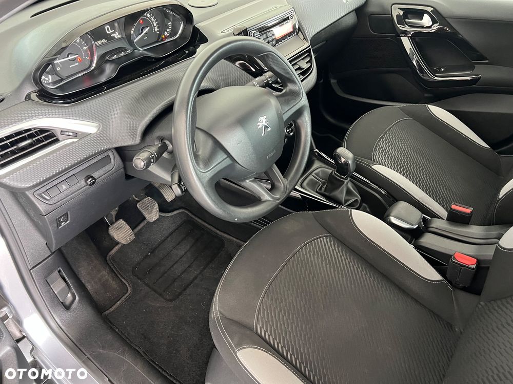 Peugeot 2008 1.2 Pure Tech Style - 13
