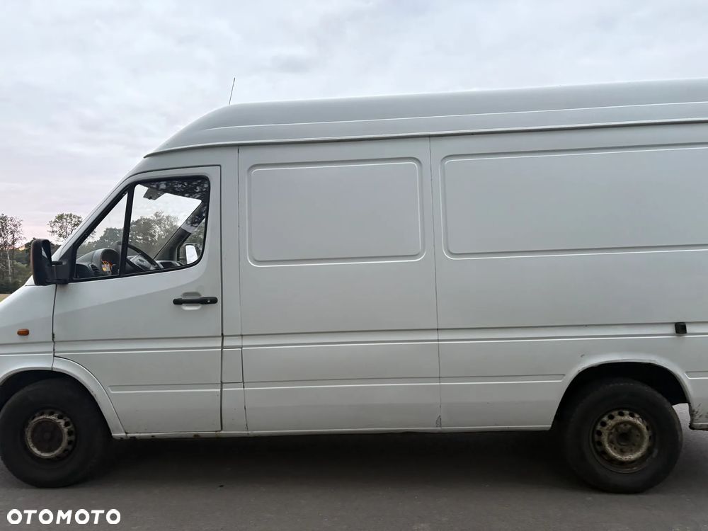 Mercedes-Benz Sprinter - 7