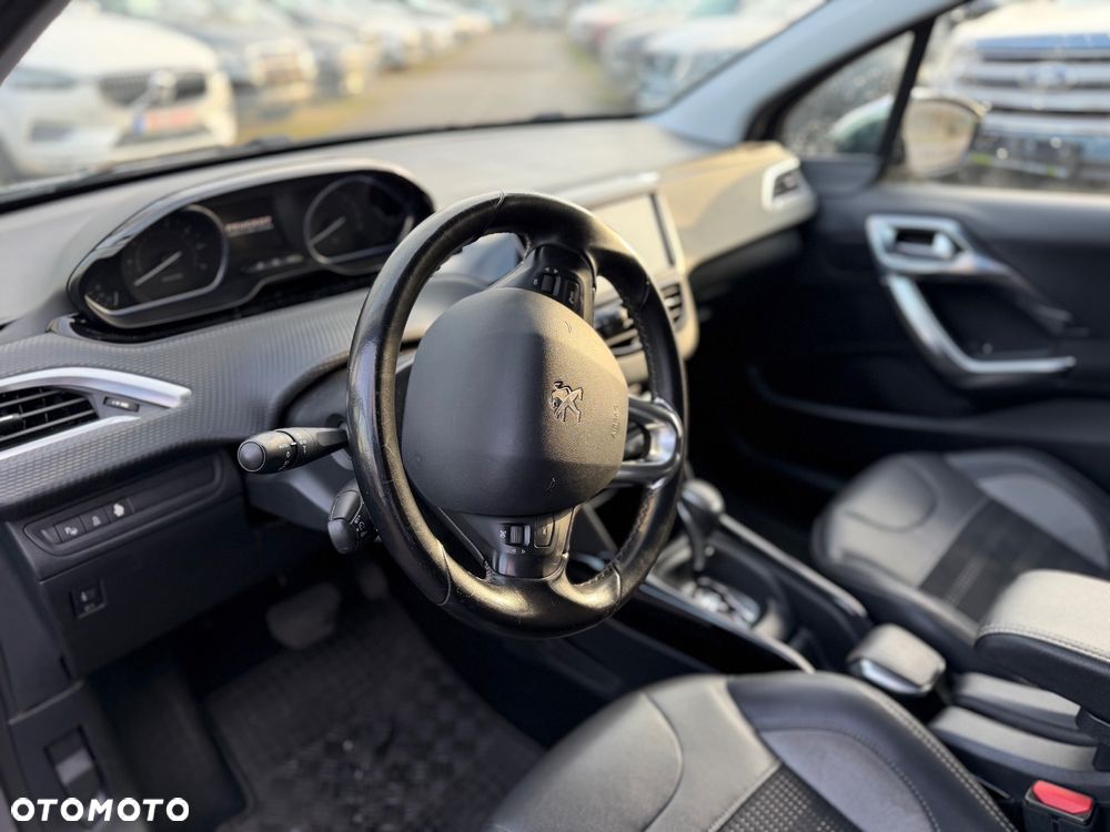 Peugeot 2008 - 8