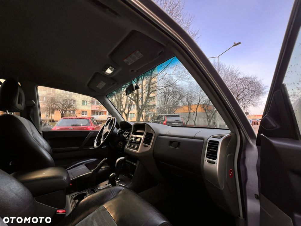 Mitsubishi Pajero 3.2 DID Instyle DAKAR - 9