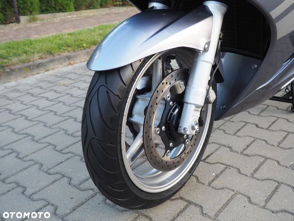 Yamaha FJR - 17