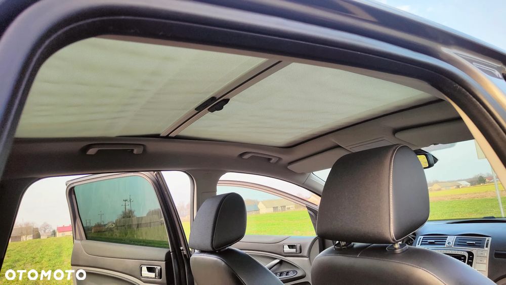 Ford Kuga 2.0 TDCi 4x4 Titanium - 39