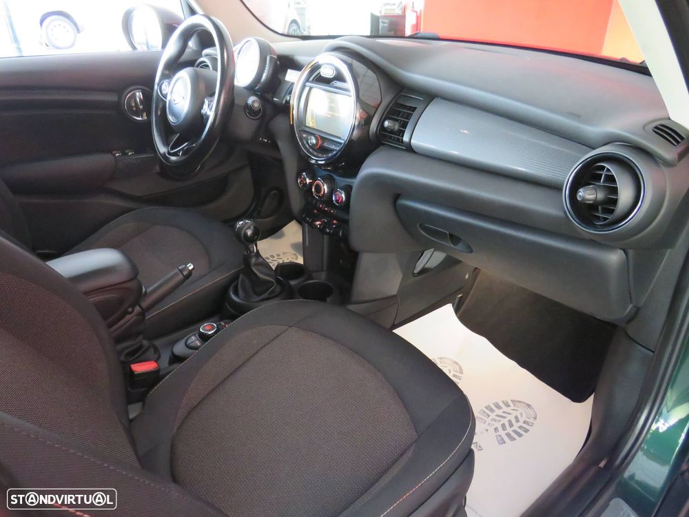 MINI 5 Portas Cooper D - 23