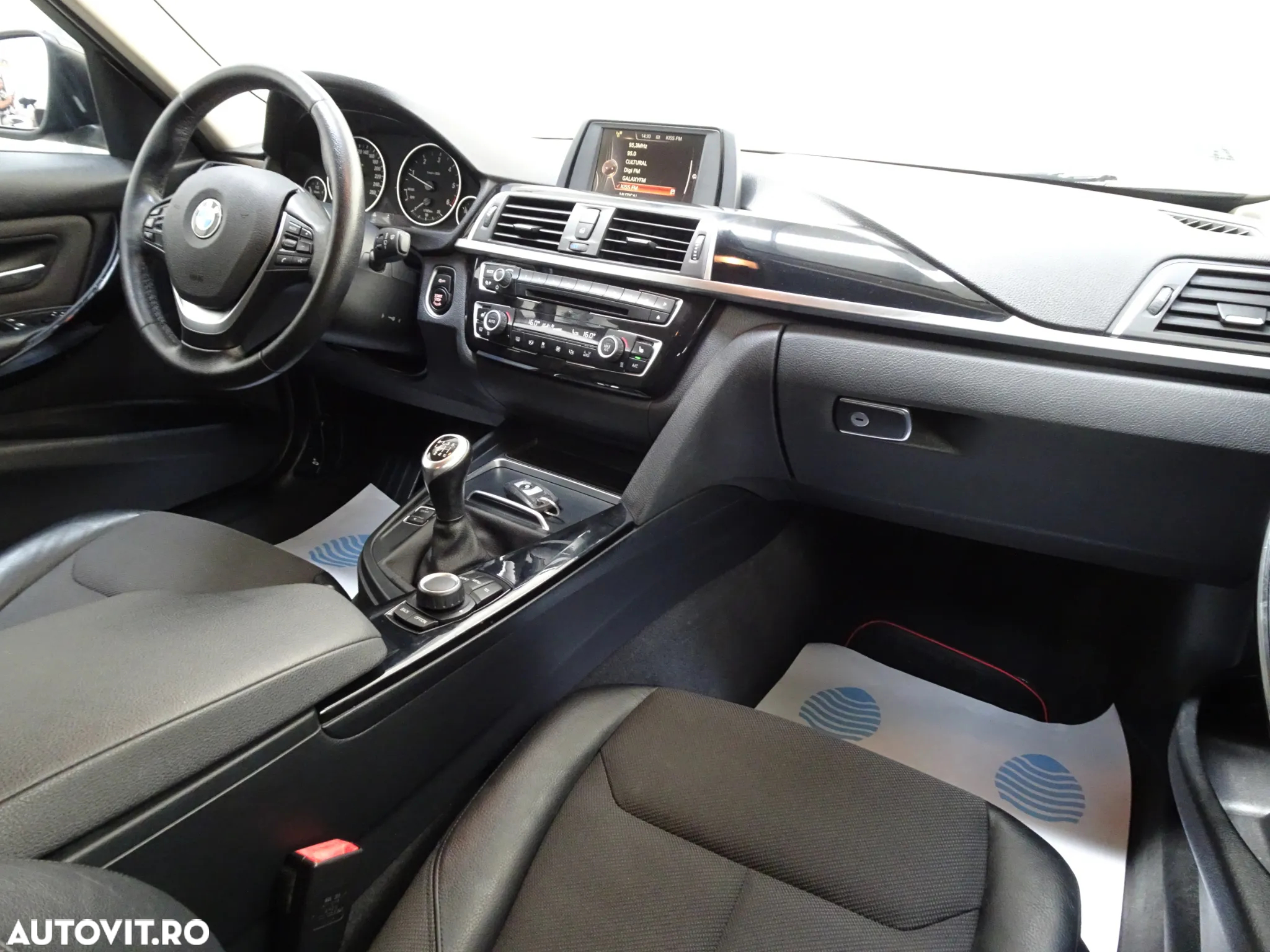 BMW Seria 3 320d xDrive Sport Line - 15