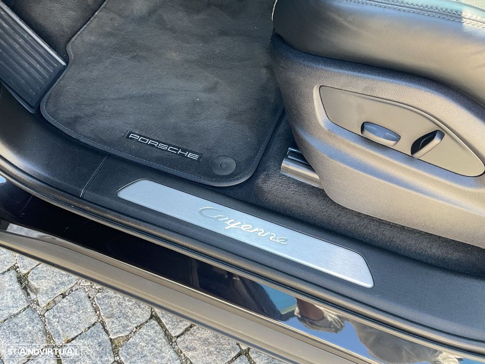 Porsche Cayenne Coupé E-Hybrid - 26