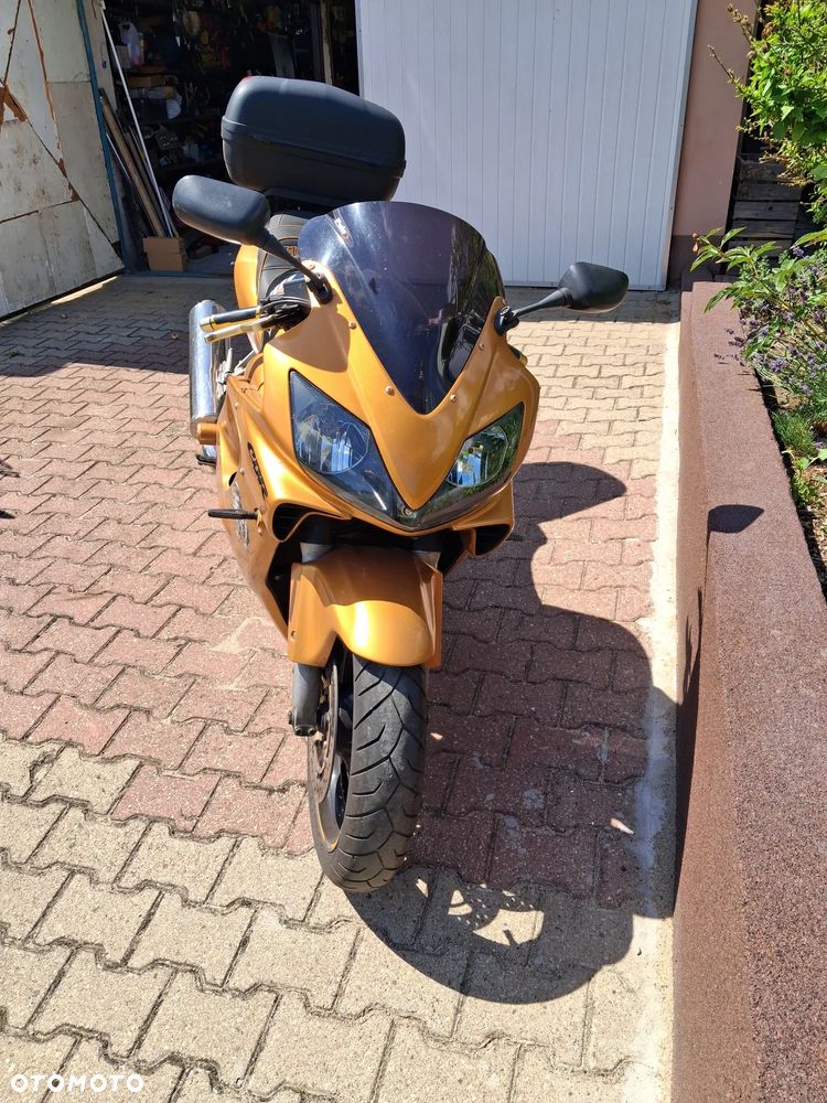 Honda CBR - 3