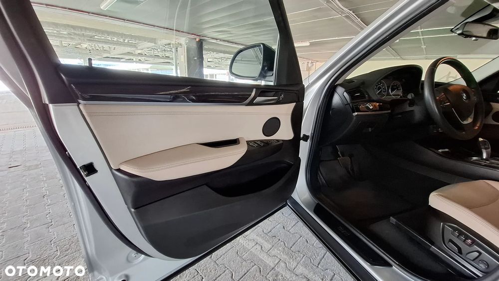 BMW X3 28i xDrive - 11