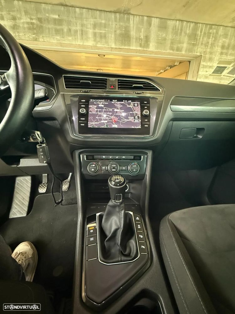 VW Tiguan 2.0 TDI R-Line - 8