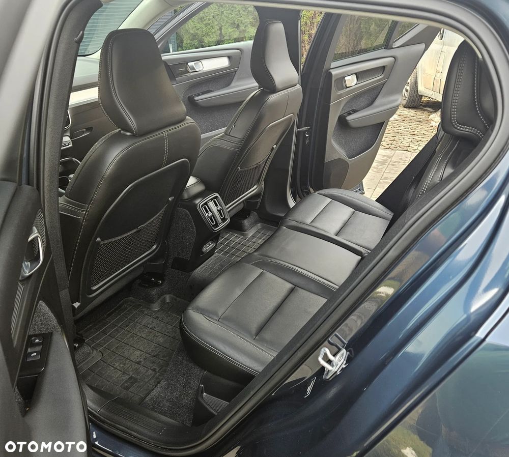 Volvo XC 40 T5 AWD Momentum - 6