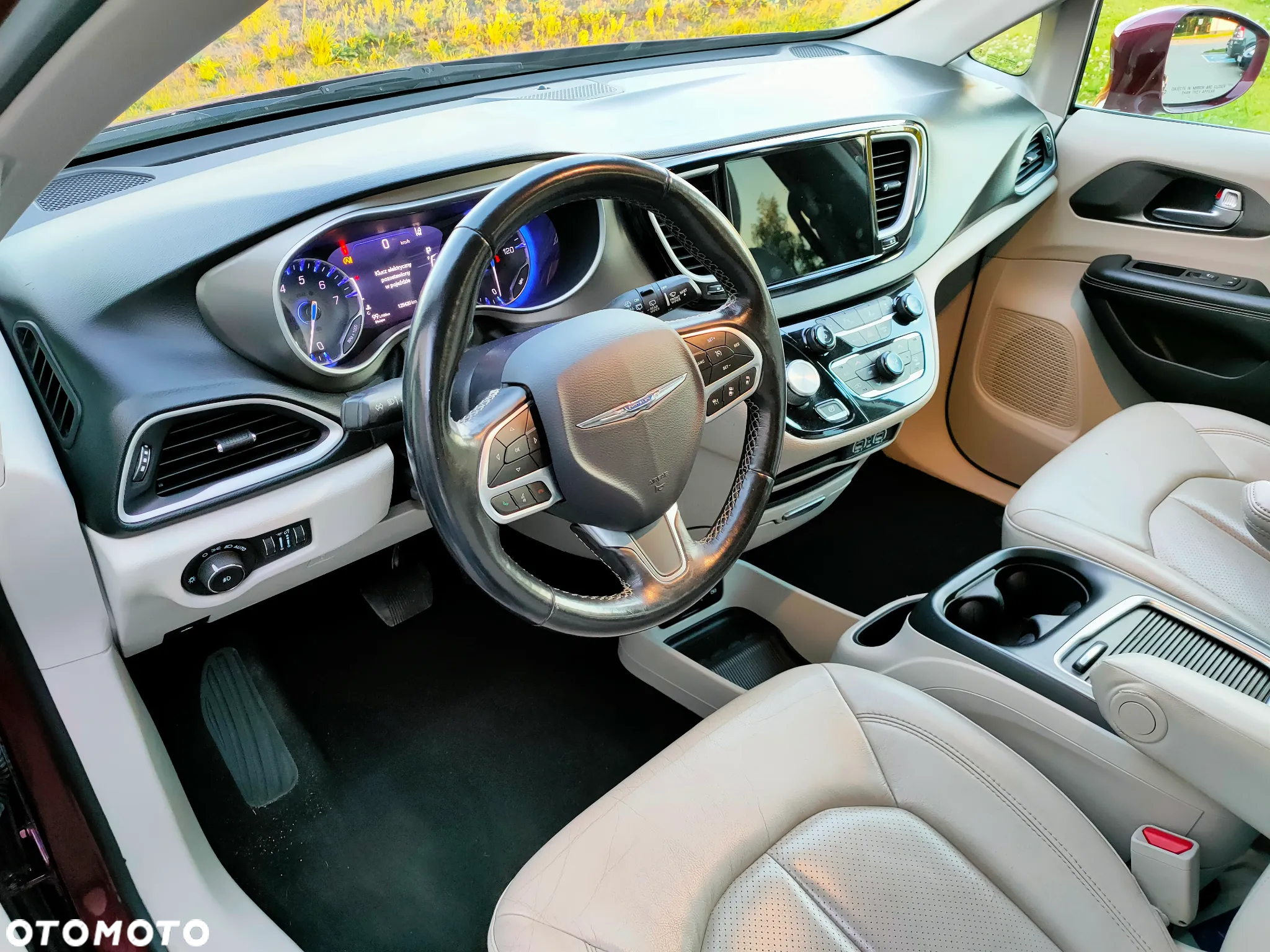 Chrysler Pacifica - 17